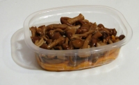 Салат из грибов (опята маринованные) с морковью по-корейски